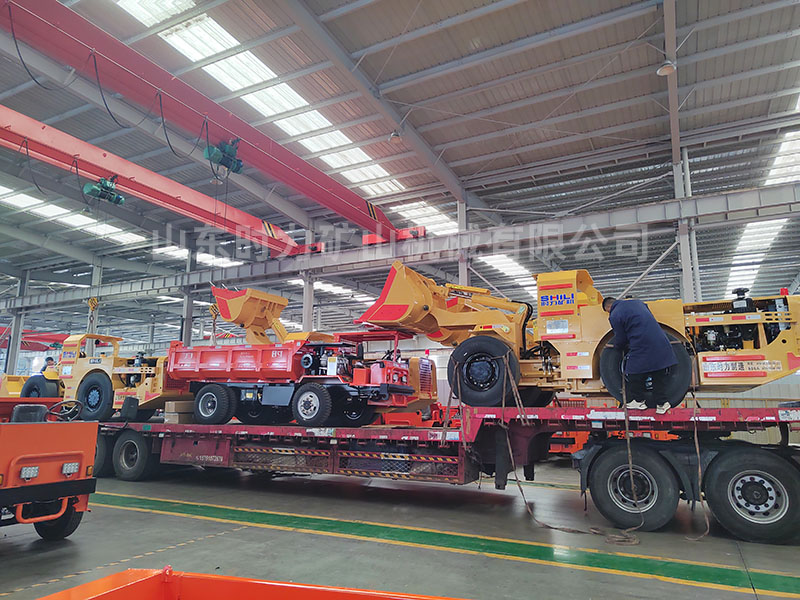 4臺1方內燃鏟運機、2臺5噸井下礦山車發往四川